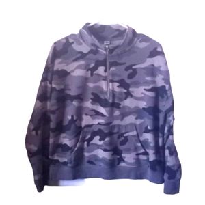 Old navy womans size m camo half zip crew neck sweater